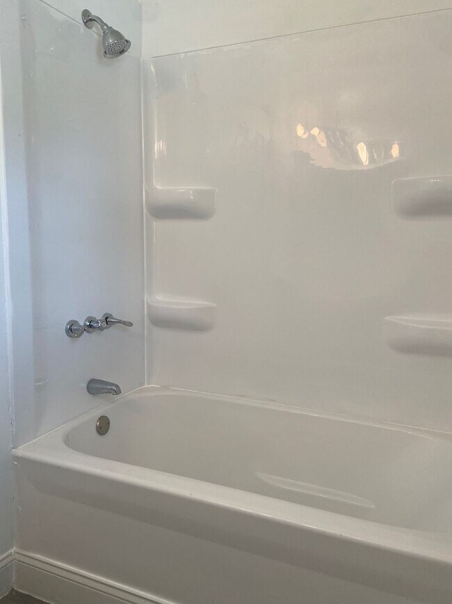 Building Photo - Single Family Home in Branson