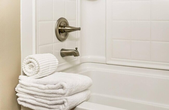 Building Photo - 4788 Holmes St