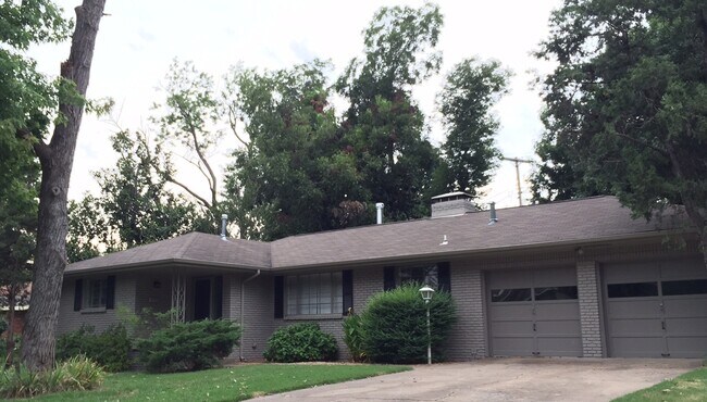 Primary Photo - Well Maintained Mid Town Bungalow!