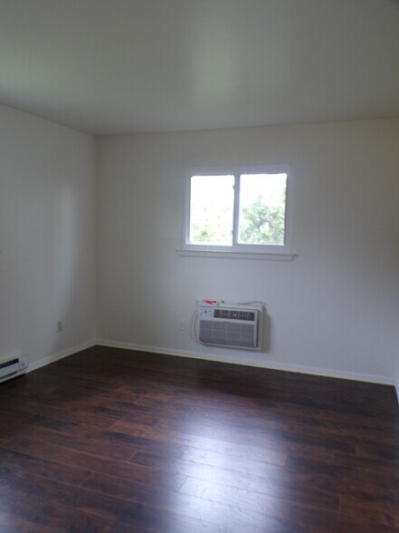 Building Photo - 1337 W Livingston St