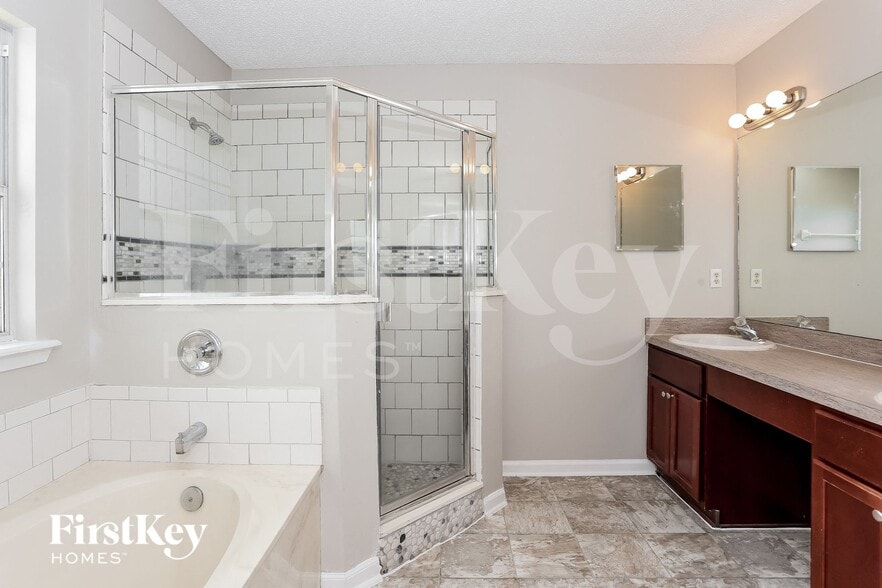 Building Photo - 789 Hickory Lakes Dr E