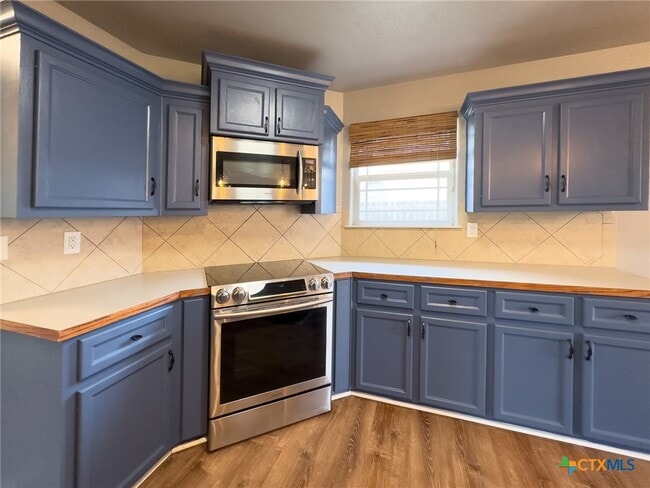 Building Photo - 308 Oak Ridge Dr