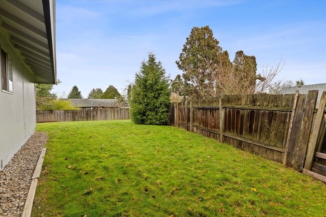 Building Photo - Charming 3-Bedroom Home on Quiet Cul-de-Sac