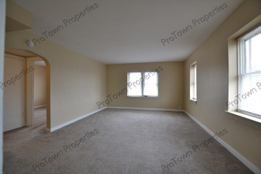 Building Photo - 120 E North St