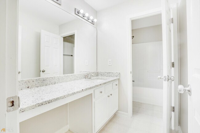Building Photo - 6260 Whitetail Ct NW