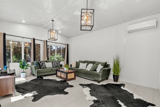 Building Photo - 17812 Parthenia St