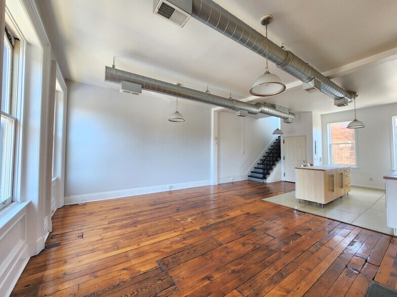 Building Photo - 5166 Butler St