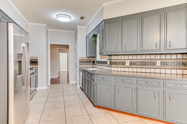 Building Photo - 1140 Parkside Trail