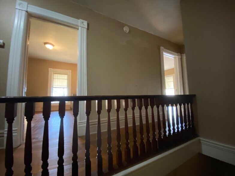 Building Photo - 220 N Dexter St