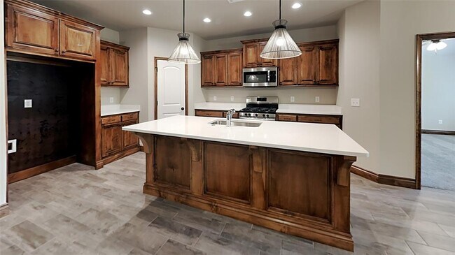 Building Photo - 7055 Richardson Ct
