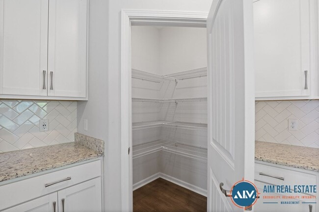 Building Photo - Modern 4BR in Millstone Landing – Granite ...