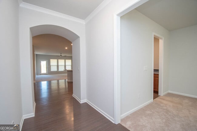 Building Photo - 147 Soundview Trce