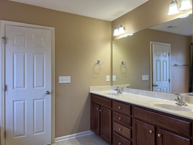 Building Photo - 68 Bicentennial Way