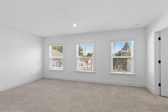 Building Photo - 3376 Macaiva Aly