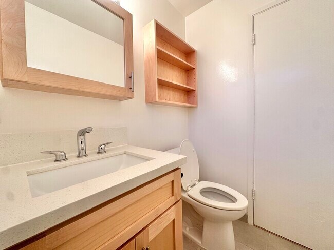 Building Photo - 23 Thornton Ave