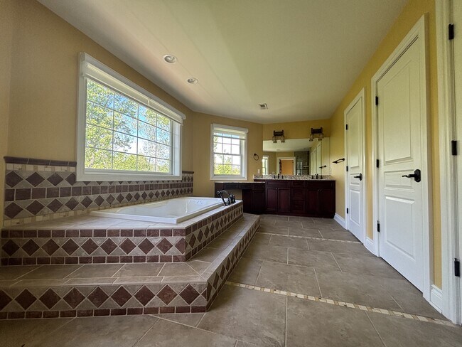 Building Photo - 116 Marco Polo Dr