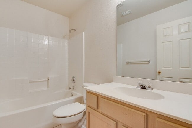 Building Photo - 1133 Hillwood Dr