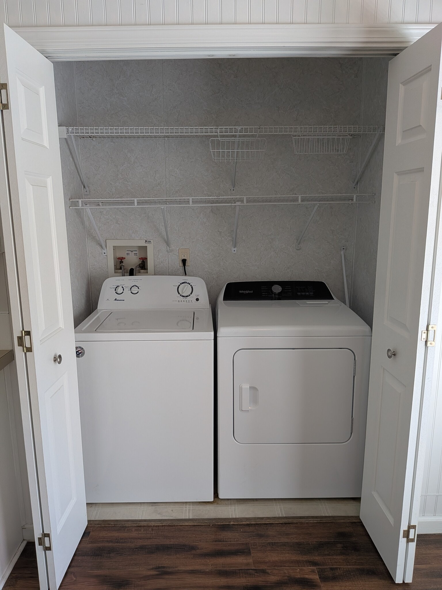 Building Photo - 215 Tiger Lilly Dr