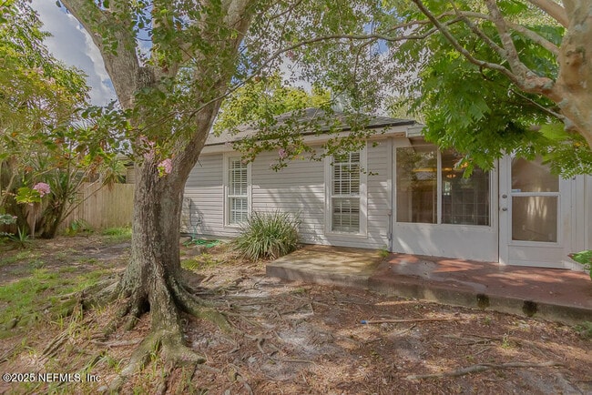 Building Photo - 1819 Ashmore Green Dr