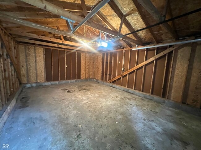 Building Photo - 411 W 39th St