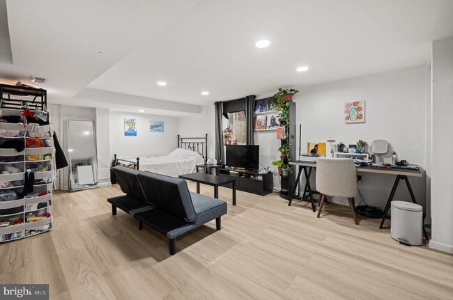 Building Photo - 139 Hawaii Ave NE