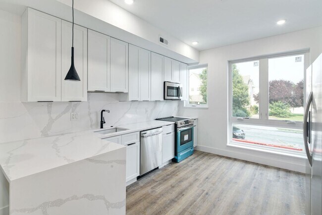 Building Photo - 1520 N 8th St