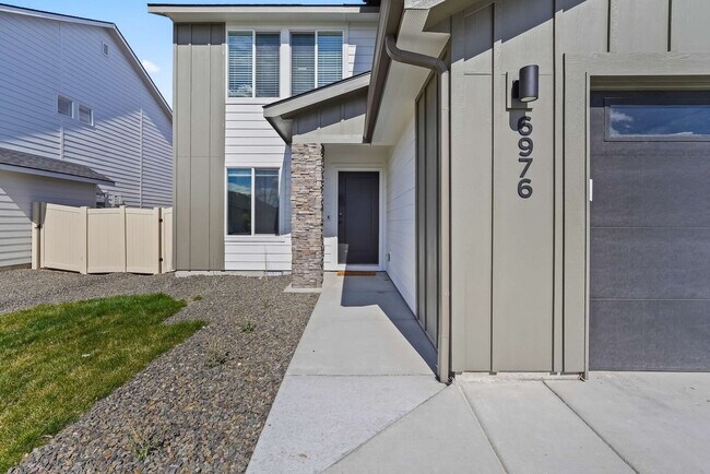 Building Photo - 6976 W Redwood Crk Dr