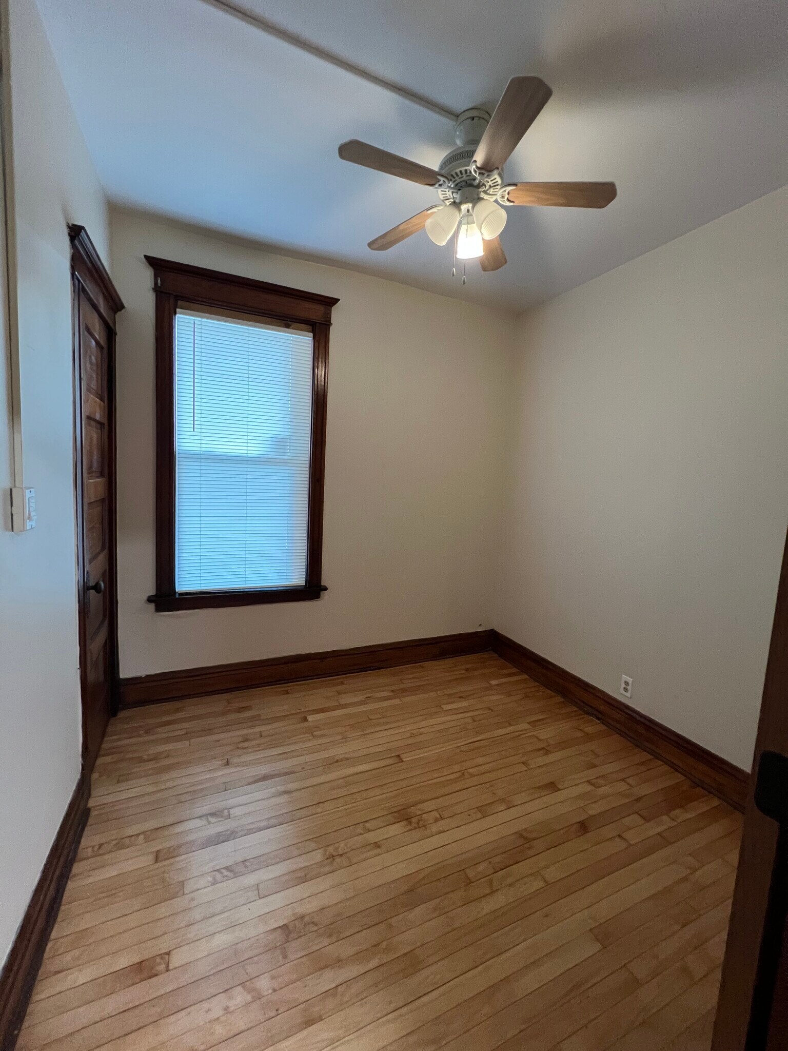 #3 bedroom - 3748 W Lyndale St