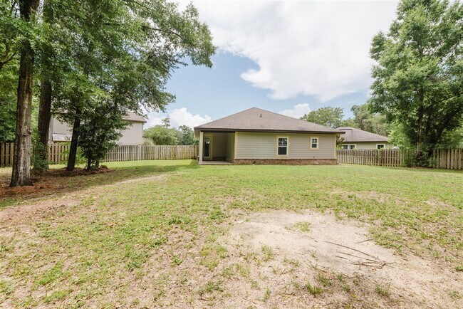 Building Photo - 44 Hollyn Ct