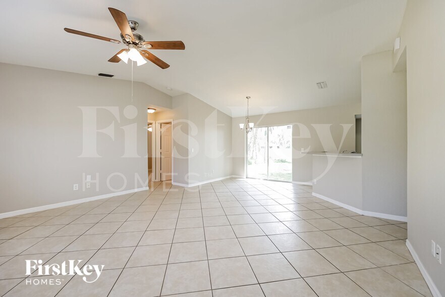 Building Photo - 2565 Vogler Ln