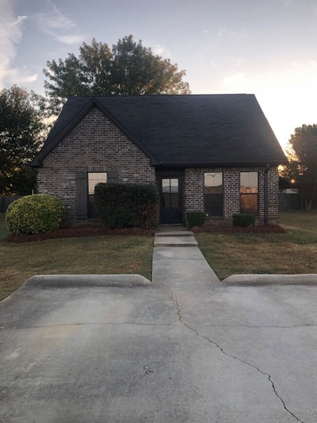 Building Photo - 1684 Gun Club Rd N