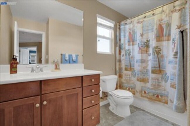 Building Photo - COMING SOON!! Spacious 4-Bedroom Home in O...