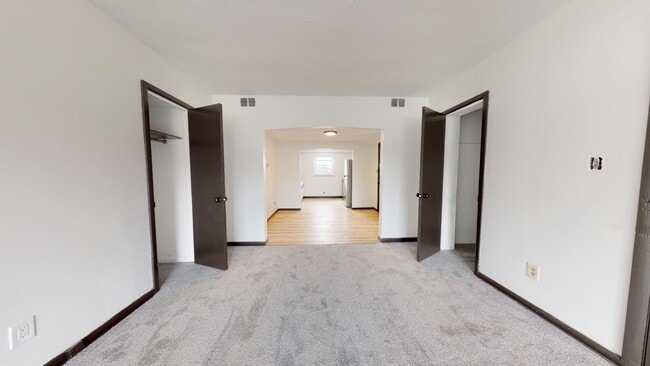 Building Photo - Parma - Ridgewood Lofts - 1 bedroom unit.