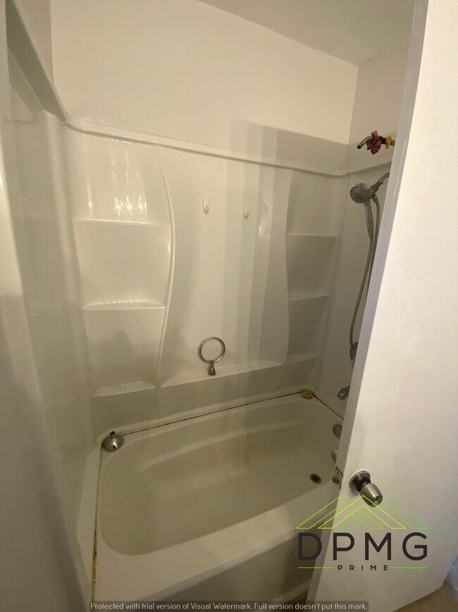 Building Photo - 129 Hill St