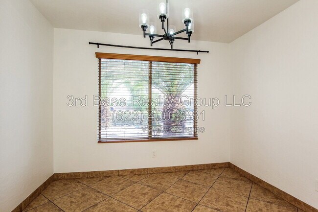 Building Photo - 13829 W Rovey Ave