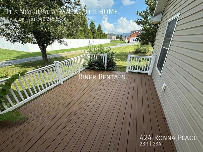 Building Photo - 424 Ronna Pl