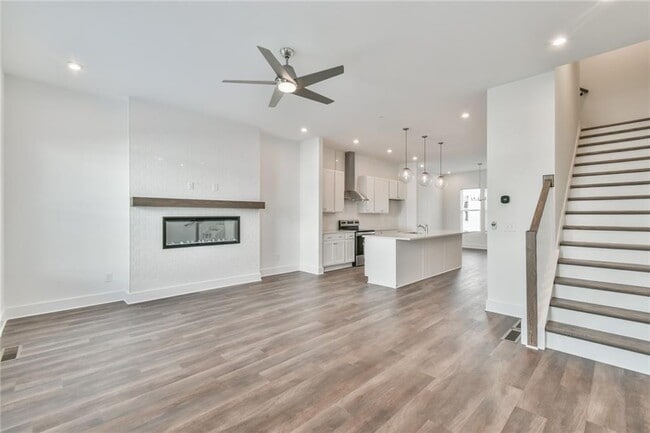 Building Photo - 490 Harmony Ter NW