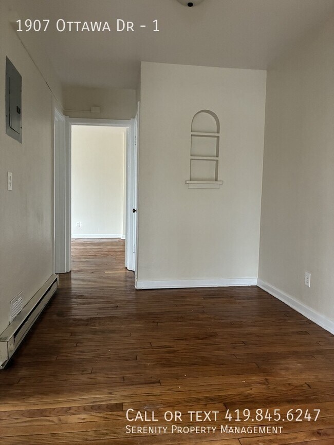 Building Photo - 1907 Ottawa Dr