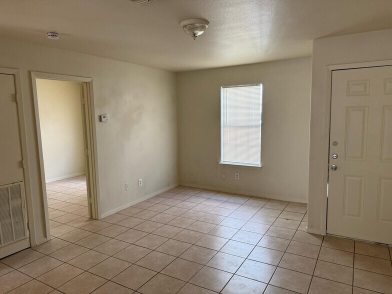 Building Photo - 1405 Donaldson Ave