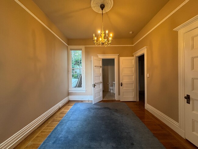 Building Photo - Elegant and Remodeled 3BR Victorian Flat n...