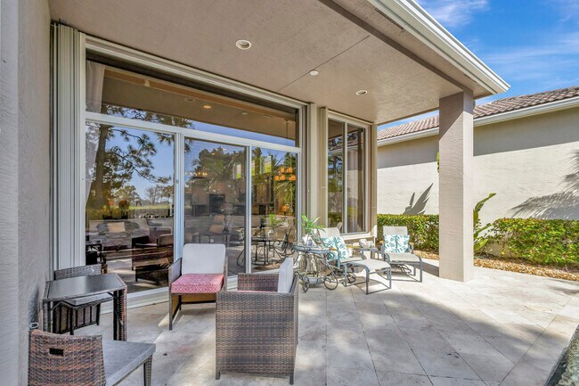 Building Photo - 128 Esperanza Way