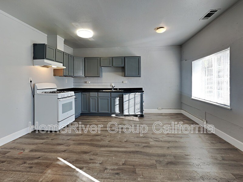 Building Photo - 6340 Hermosa St