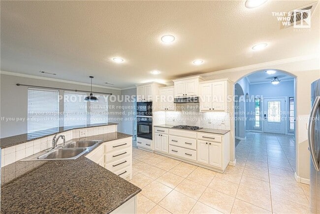 Building Photo - 3800 SW Banbury Dr