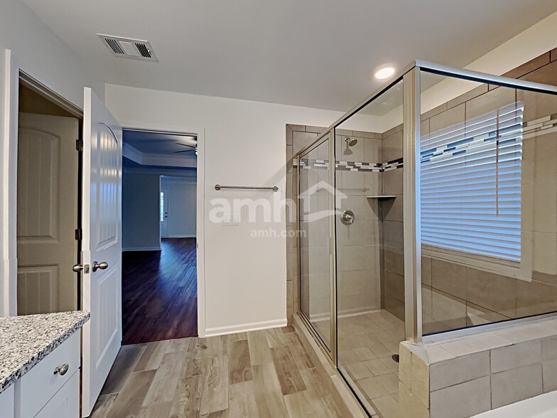 Building Photo - 213 Orchard Trail