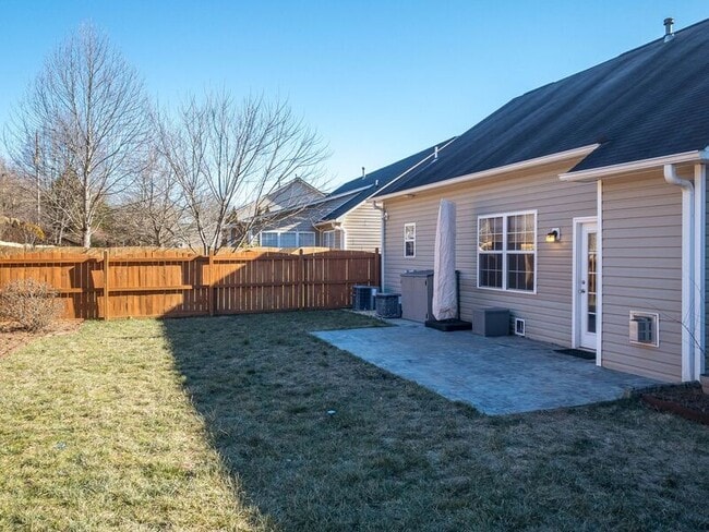 Building Photo - 38 Summer Meadow Rd