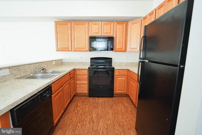 Building Photo - 403 Parkview Ct