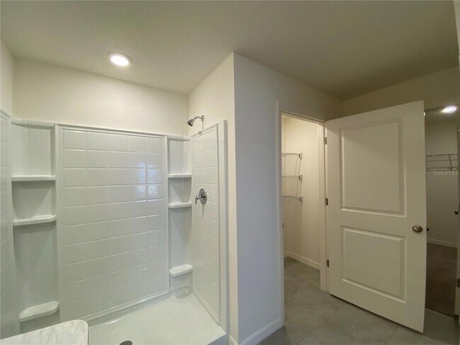 Building Photo - 661 W Twisted Oaks Dr