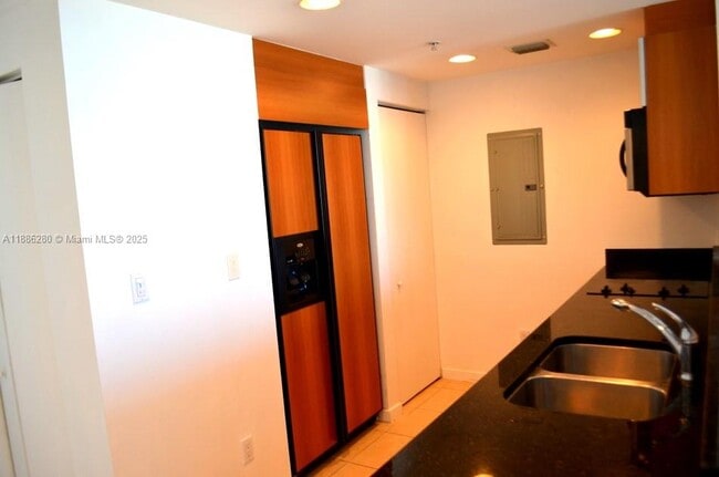 Building Photo - 335 S Biscayne Blvd