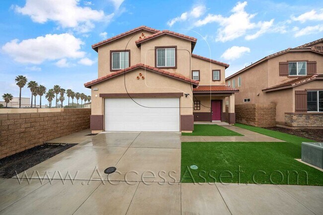 Building Photo - Beautiful Two Story Home 3 bed/2.5 Bath Located In Quiet Cul De Sac In Lake Elsinore!
