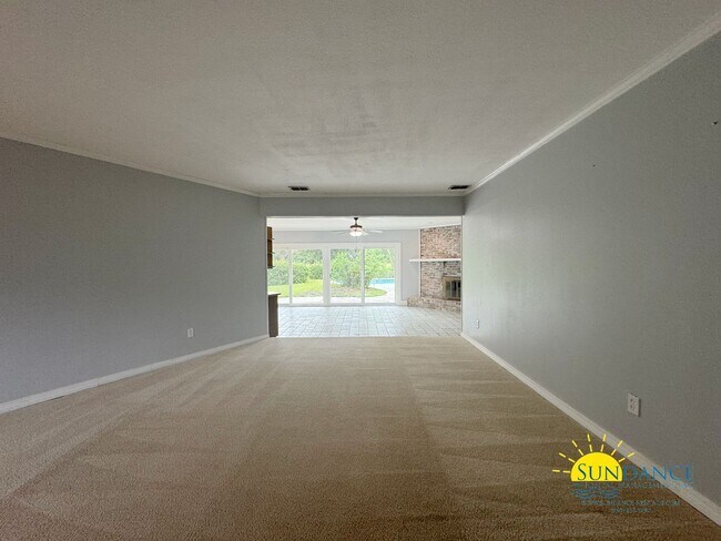 Building Photo - Stunning 3 Bedroom Home in Shalimar with In-ground Pool!